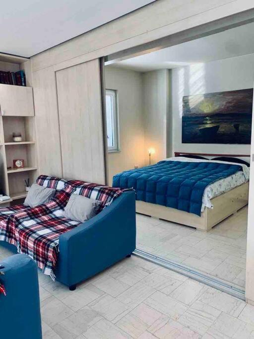 Chic City Retreat - Stylish Apartment In Bllok, Tirana Extérieur photo