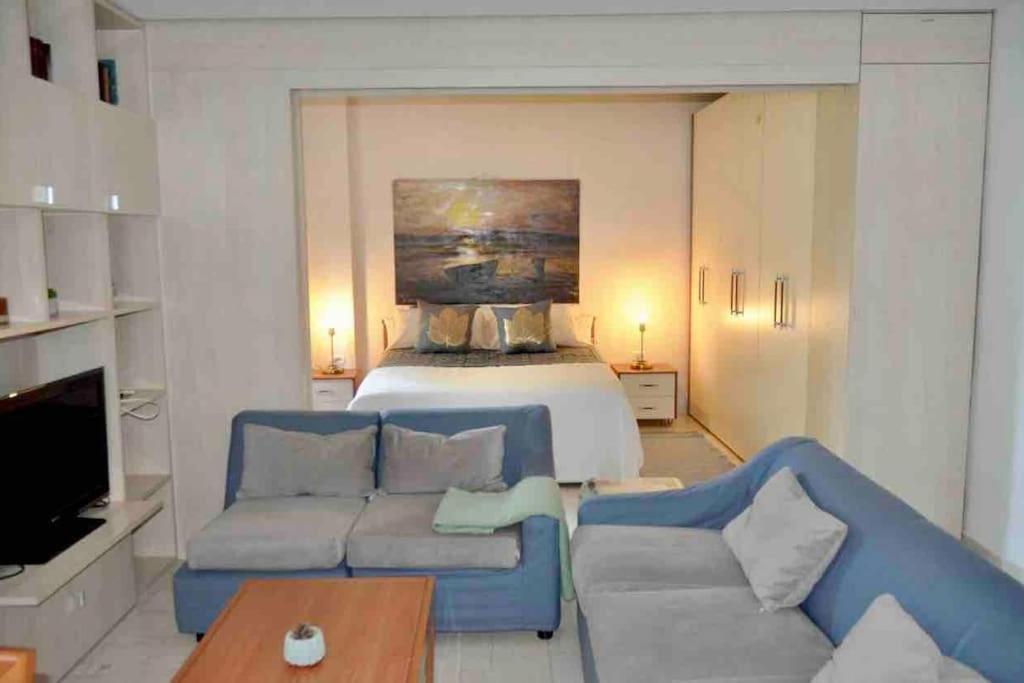 Chic City Retreat - Stylish Apartment In Bllok, Tirana Extérieur photo